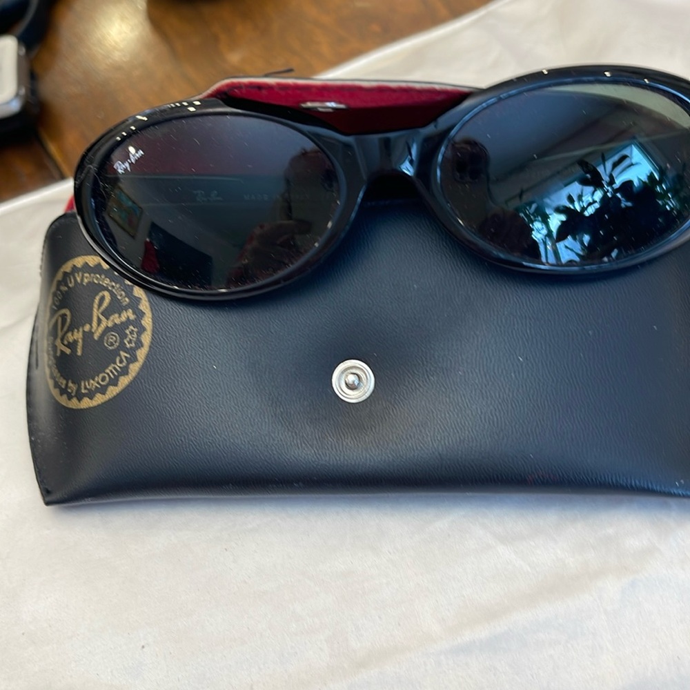 RAY BAN NWOT Cat woman style. Very black. Never worn! A1 condition. Stunning